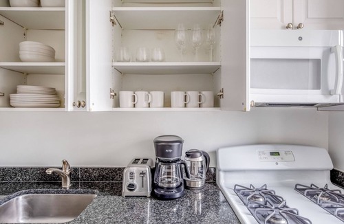 Kips Bay Apartment | Clean Kips Bay 2BR w/Gym & Doorman, nr Comedy & Theater, by Blueground