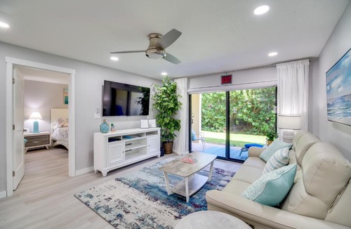 Cocoa Beach House | Cocoa Beach Condo w/Community Pool & Hot Tub!