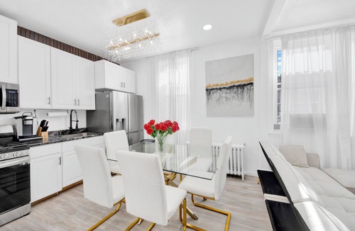 Southeast Yonkers House | Comfortable 4BR Free Street Parking Easy Access to NYC Great for Families
