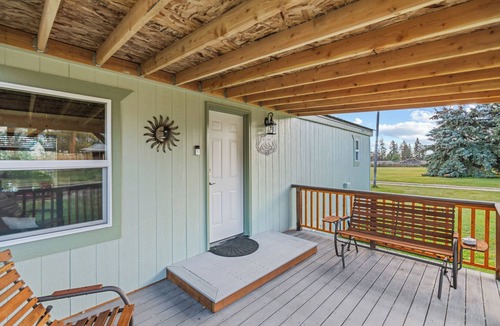 Florence House | Comfortable, Convenient Ranch Retreat