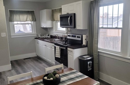 Cedar Rapids House | Completely remodeled house with all the amenities minutes from downtown.