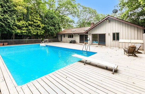 Northwest Harbor House | Contemporary, light and airy home - 5 min walk to bay - heated pool