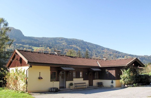 Einode bei Villach Villa | Cosy apartment in villa for 4 people with WIFI, TV, terrace and pets allowed
