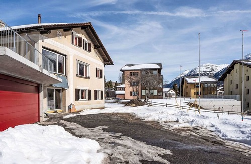 Samedan Apartment | Cosy apartment for 4 guests with WIFI and TV