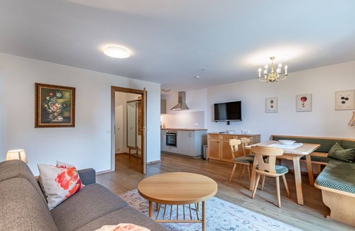 Sankt Urban Apartment | Cosy apartment for 4 people with WIFI, TV, balcony and panoramic view