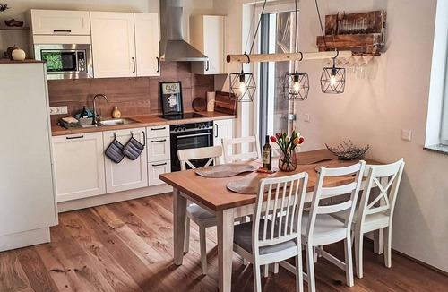 Sattendorf Apartment | Cosy apartment for 5 guests with WIFI, TV and balcony