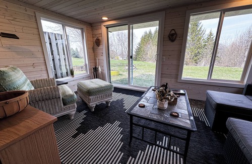 Teeds Grove Apartment | Country Apartment Rental in an Outdoor Paradise!