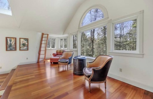 Great Barrington House | Country Castle-Total privacy-just a few minutes from center of Great Barrington