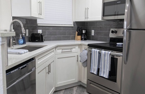 Ocean Side Village Condo | Cozy 1-bedroom condo in sunny Indialantic with AC, fitness room, WiFi