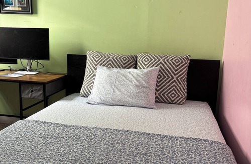 Queens House | Cozy 1-bedroom house in Queens Village with nearby public transportation
