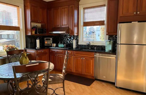 New Rochelle House | Cozy 1-bedroom + Parking - 32 mins from NYC