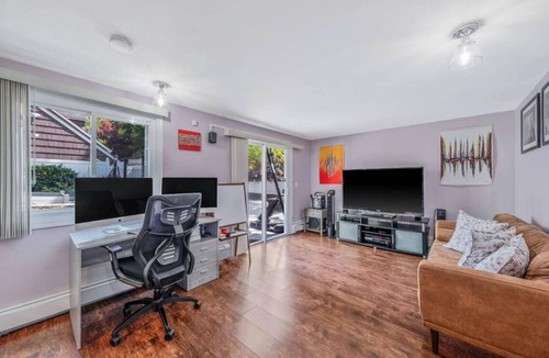 West Hills House | Cozy 1BR Artist Den Near Oheka Castle & Huntington Village