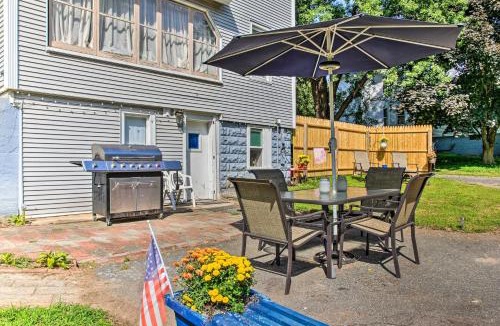 Agawam Apartment | Cozy Agawam Studio w/Yard: 2 Miles to Six Flags!