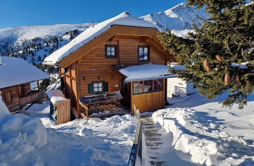Falkert Ski Chalet | Cozy alpine hut at 1900m on the Heidi-Alm and in winter on the slopes