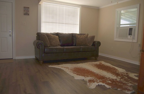 Bayou Cane House | Cozy, centrally located, 1-bedroom house in Houma! On the Bayouside