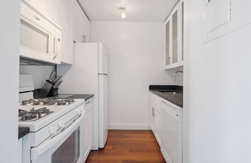 Gramercy Apartment | Cozy Gorgeous Studio in Charming Gramercy [1]