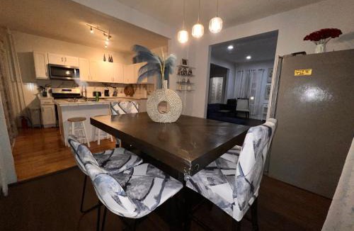 North Bergen House | Cozy Private Room In a Shared Home Minutes from NYC, METLIFE and AMERICAN DREAM MALL