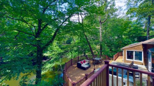 Greenwich House | Cozy Riverfront Cottage - Pool, Hot Tub, 35 min NYC