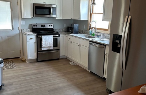 Mayhew Cottage | Cozy, Secluded Cottage With Great Views of Lake Norman - Right On The Water