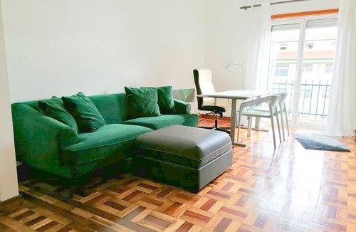 Santo Antonio dos Olivais Apartment | CQ4 | Large Studio with Balcony, Kitchen, Work/Dining Area and Private Bathroom