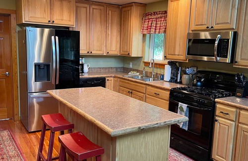 West Glacier Cabin | Custom built West Glacier cabin with private Salt Water Spa