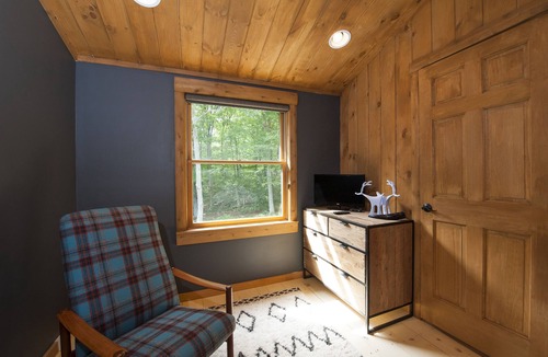 Killingworth Cabin | Daniel Boone meets Mid Century Modern Retreat