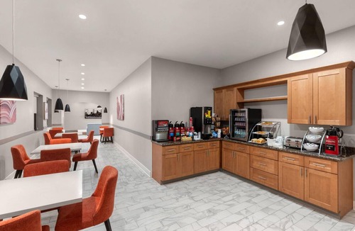 Kenner - Louis Armstrong International Airport Hotel | Days Inn by Wyndham Kenner/New Orleans Airport South