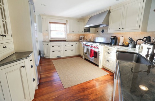 Fairfield Other | Designer Barn House Hot Tub, Pool, Fire Pits & Entertainers Retreat