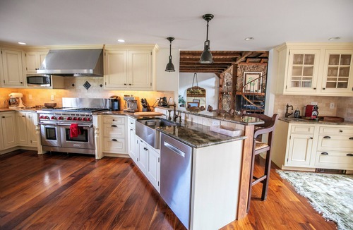 Fairfield Other | Designer Barn House Hot Tub, Pool, Fire Pits & Entertainers Retreat