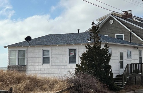 Old Lyme Cottage | Direct LI sound waterfront cottage, one level living in Hawks Nest Beach