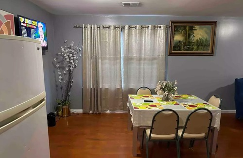 Newark Apartment | Divine Guest House 4 BEDROOMS, 2 Bathrooms Sherman Avenue Newark