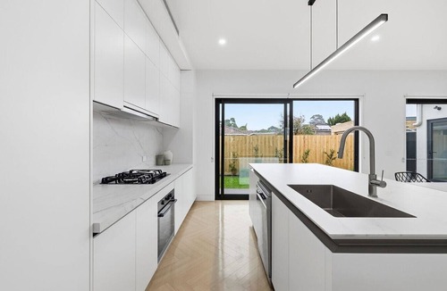 Cheltenham House | Domi Rentals - The Cheltenham Southland House