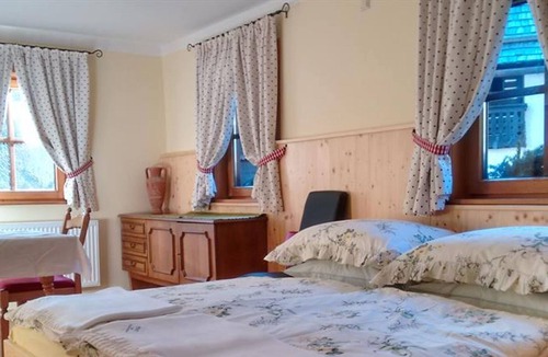 Sankt Oswald Apartment | Doppel- Oder Dreibettzimmer - Alte Schule