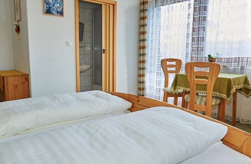 Kaning Bed & Breakfast | Doppelzimmer, Dusche, WC, 1 Schlafraum - Gästehaus Alpenrose