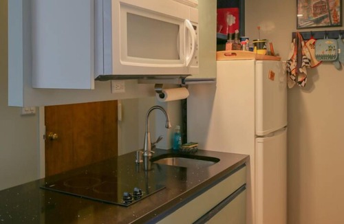 Stamford Apartment | Downtown "Blue Nest" Apartment