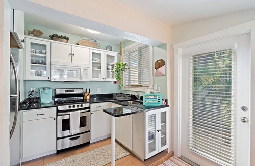 Grandview Heights Cottage | Downtown Cottage-Quiet-Private-Close to Everything