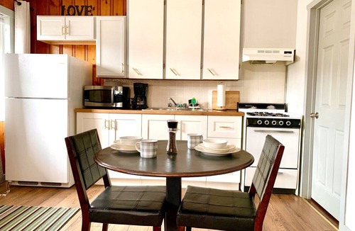 Golden Hotel | Downtown Suite w/Mountain Views - Walking Distance to Restaurants & Shops