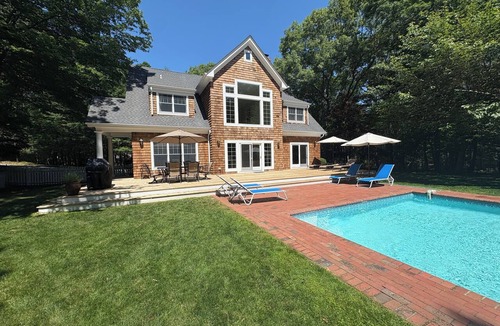Northwest Harbor House | East Hampton- Beautiful 4 Bedroom Home, Large Heated Pool, Private Backyard
