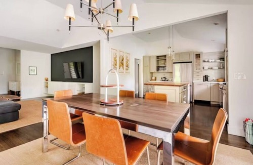 Clearwater Beach House | East Hampton Ranch with Access to Clearwater Private Beach