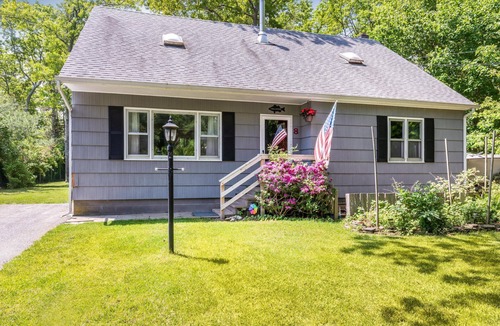Springs House | East Hampton Vacation Home, Walk To Bay Beaches, Sleeps 8
