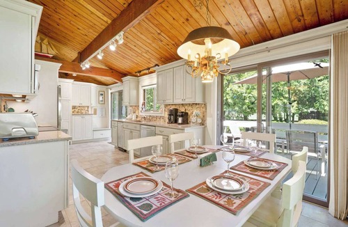 East Marion House | East Marion 3BR Cottage | Fireplace, Deck, Beach Access, Near Greenport