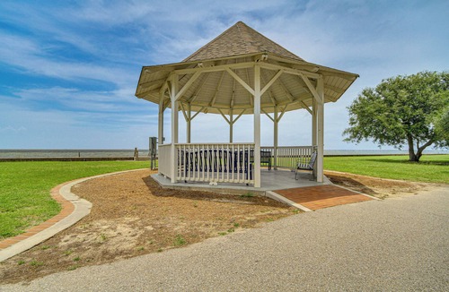 Mandeville House | Eclectic Mandeville Home: Walk to Lakefront Park