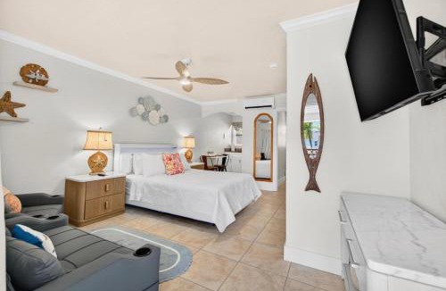Redington Shores Apartment | Enjoy Summer Days by the Pool and Strolls on the Beach! Coconut Villa 5!