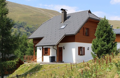 Reichenau House | Exclusive vacation home in the Nockberge with a sauna and fireplace