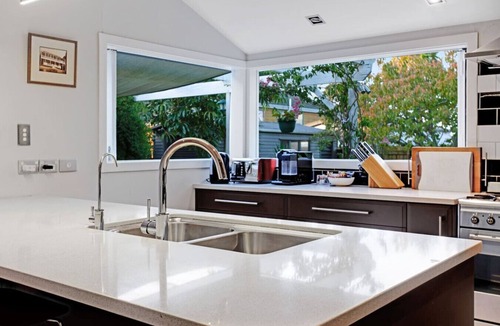 Birkenhead House | Executive Retreat minutes to Takapuna and CBD