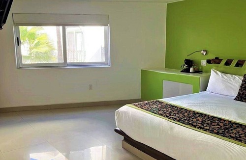 Downtown Cabo San Lucas Hotel | Explore Cabo Easily from Comfy and Superior Room Near Nightlife & Attractions