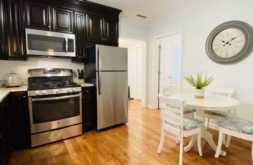 Stamford Apartment | Family-Friendly 2BR with Parking Near NYC + Hospital