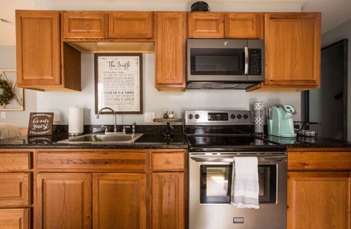 Faubourg Lafayette House | Farmhouse Cottage | Centrally Located + Streetcars