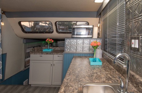 Patchogue Boat Rental | Floating Holiday. Experience the excitement of boat life.