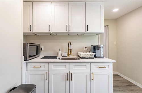 Bethpage Apartment | Full modern 1Bdr Apt w/Private Entrance on 2nd FL